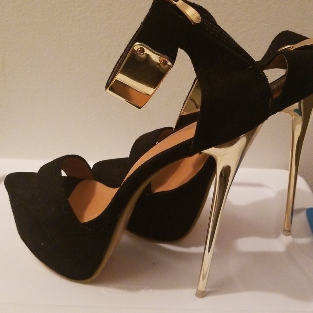 Black stiletto